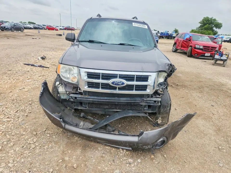 2011 FORD ESCAPE XLT  