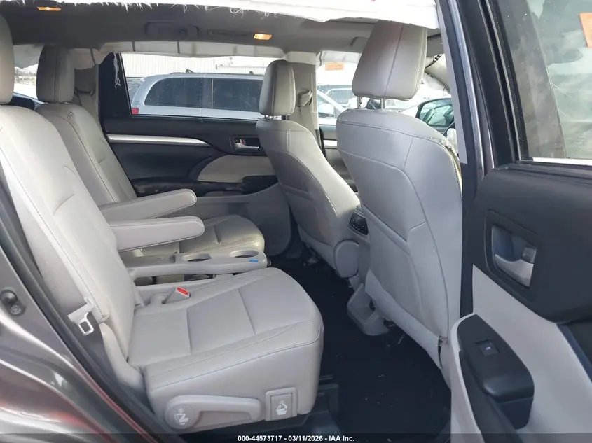 2017 TOYOTA HIGHLANDER XLE