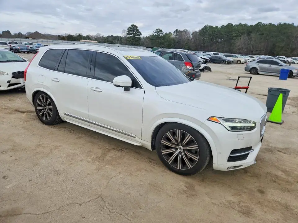 2017 VOLVO XC90 T6  