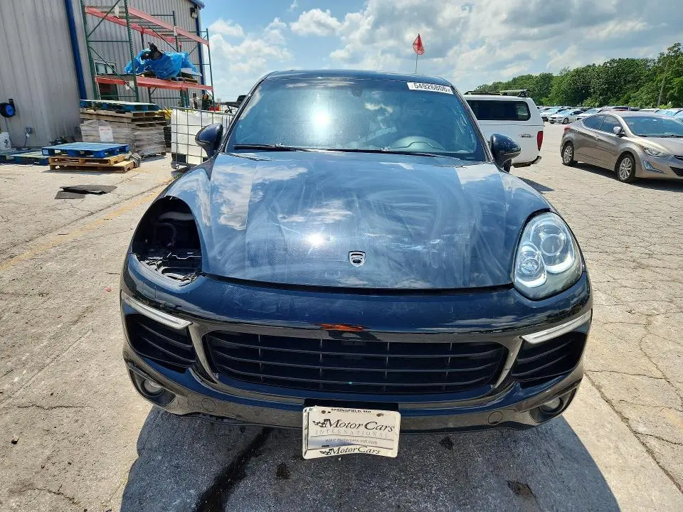 2017 PORSCHE CAYENNE   