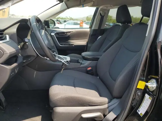 2022 TOYOTA RAV4 LE  