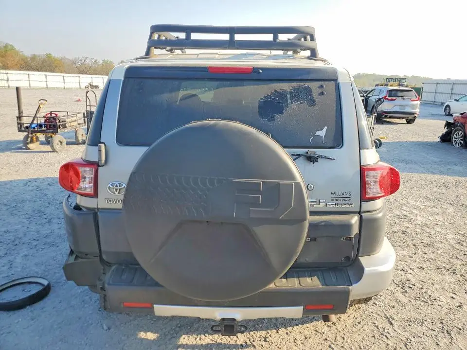 2010 TOYOTA FJ CRUISER BASE  