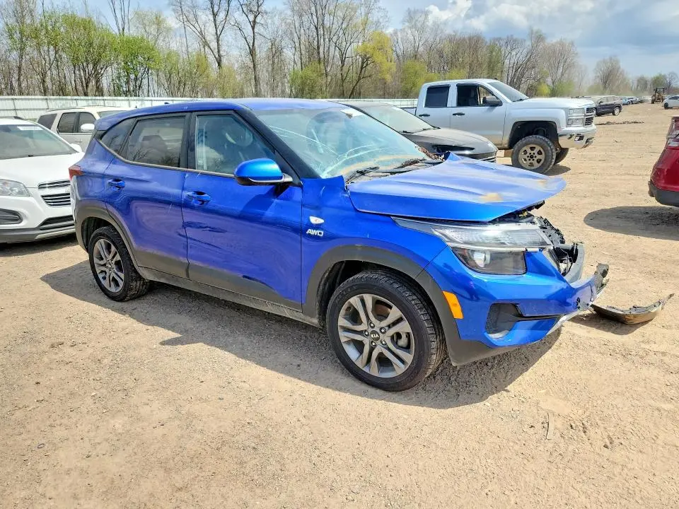 2021 KIA SELTOS LX  