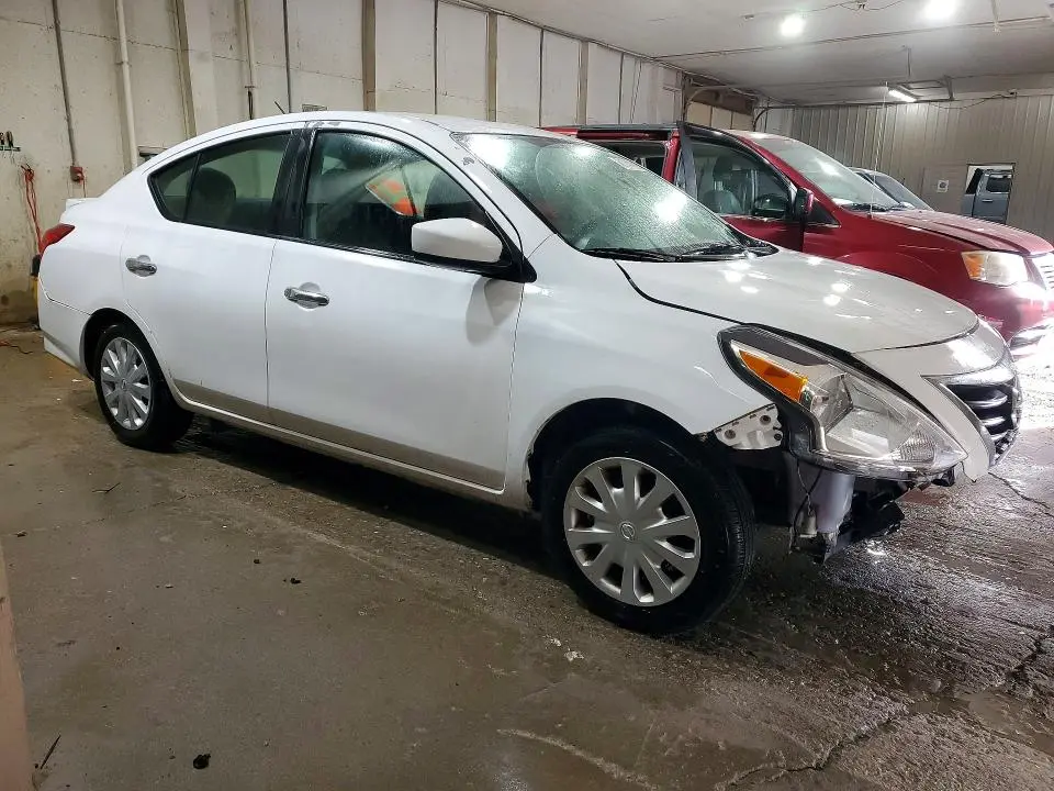 2018 NISSAN VERSA SV  