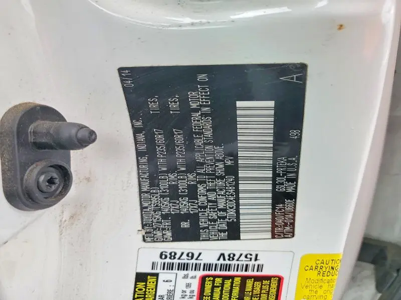 2014 TOYOTA SIENNA LE 8-PASSENGER  