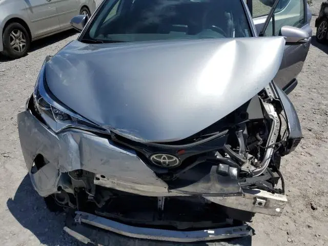 2019 TOYOTA C-HR XLE  