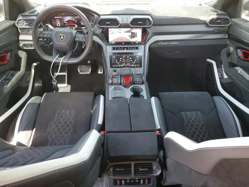 2024 LAMBORGHINI URUS PERFORMANTE  