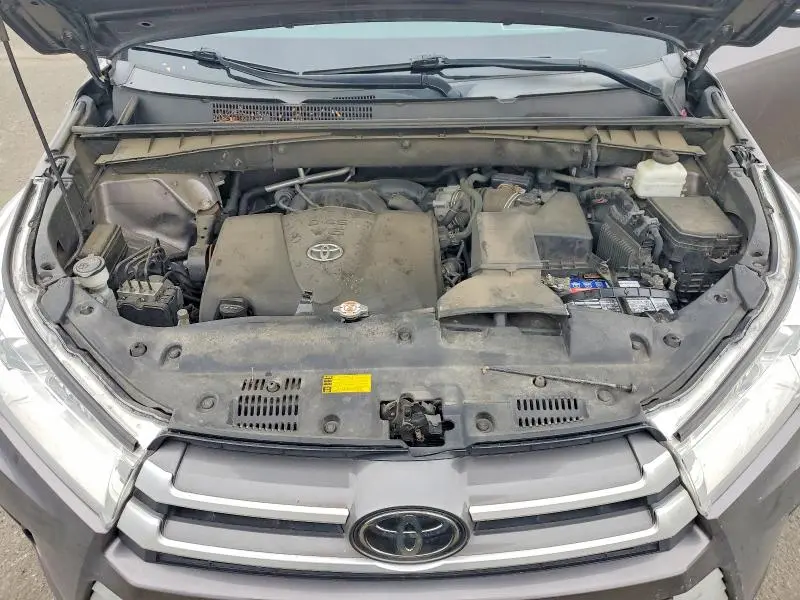 2019 TOYOTA HIGHLANDER XLE  
