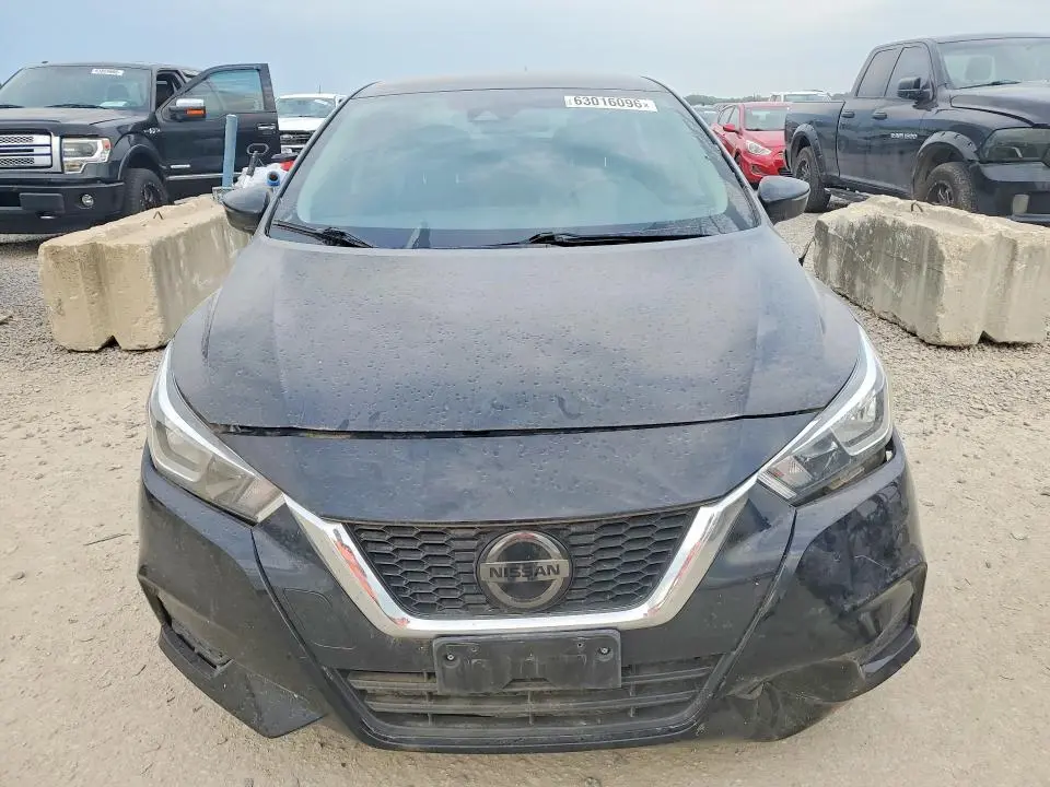 2020 NISSAN VERSA SV  