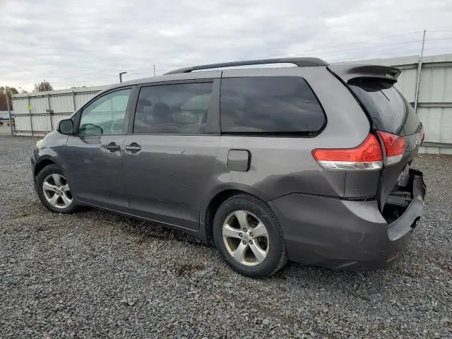 2014 TOYOTA SIENNA LE  