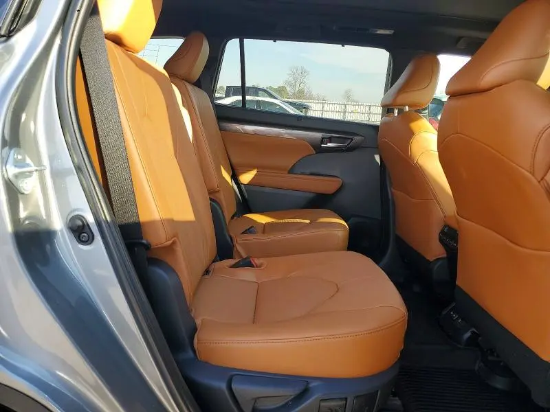 2026 TOYOTA HIGHLANDER HYBRID LIMITED  