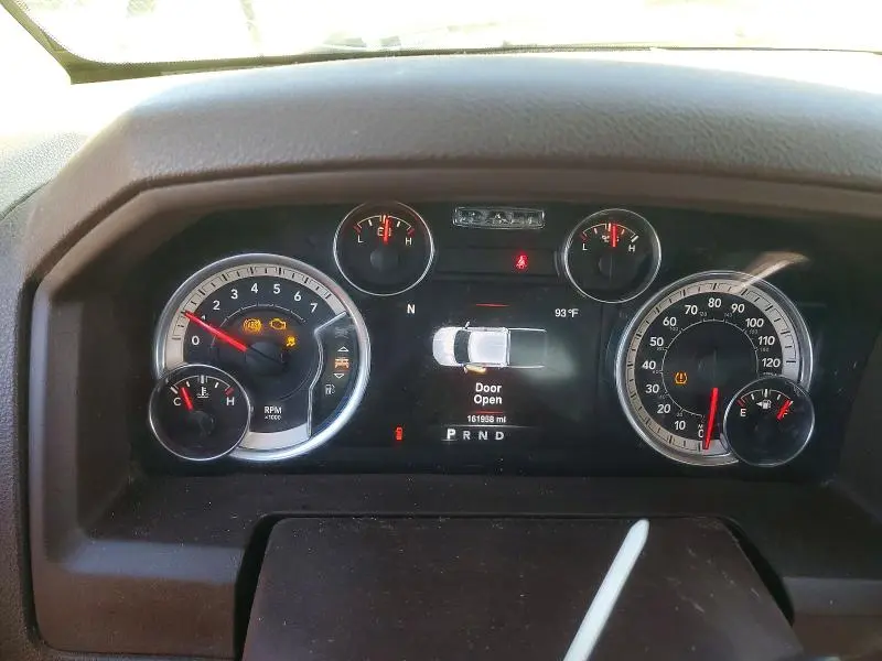 2016 RAM 1500 SLT  