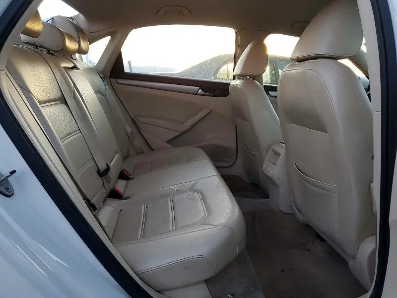 2015 VOLKSWAGEN PASSAT S  