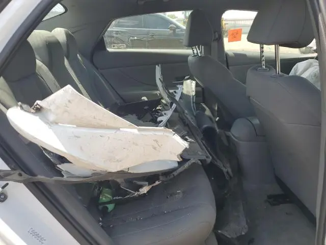 2024 HYUNDAI ELANTRA SE  