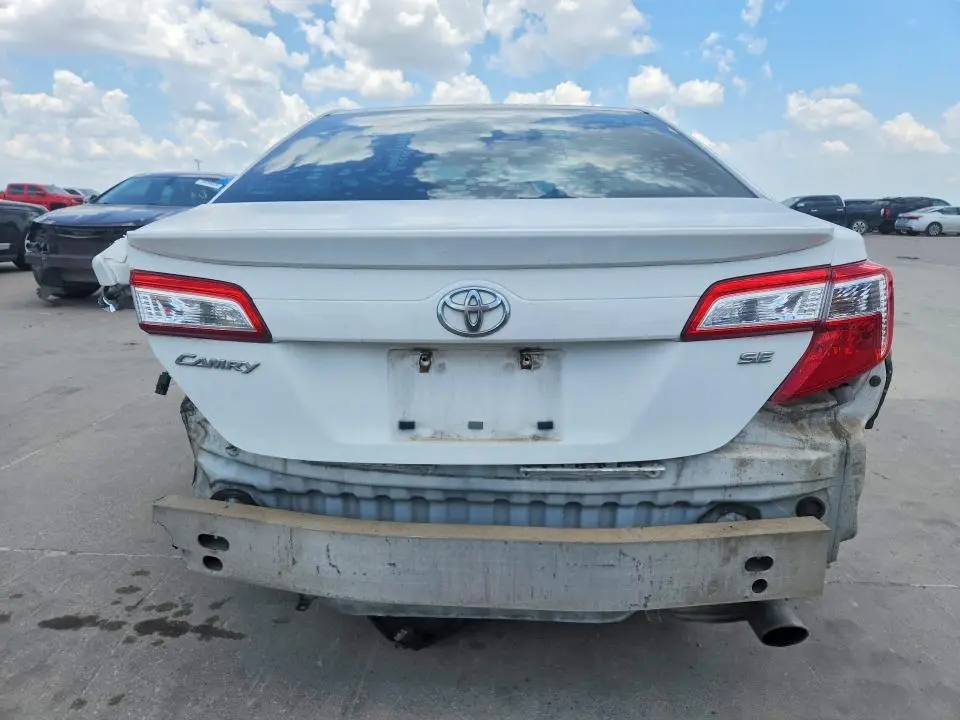 2013 TOYOTA CAMRY SE  
