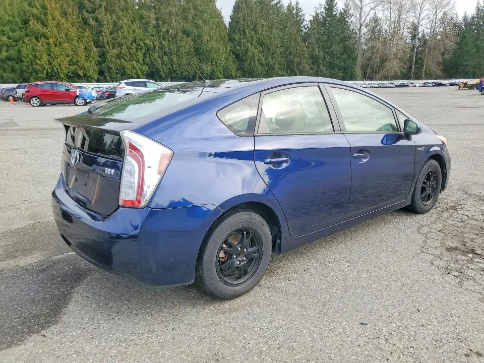 2013 TOYOTA PRIUS TWO  
