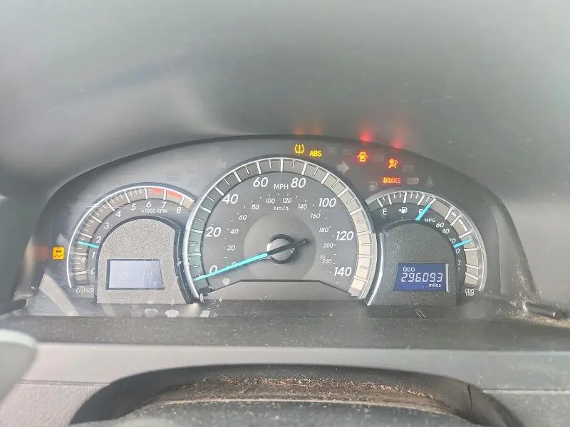 2013 TOYOTA CAMRY SE  