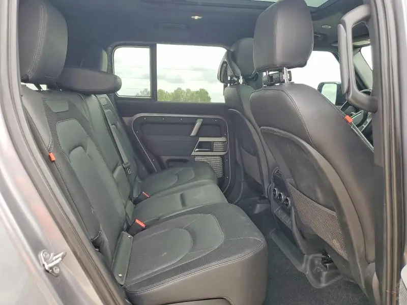 2023 LAND ROVER DEFENDER 130 X-DYNAMIC SE  