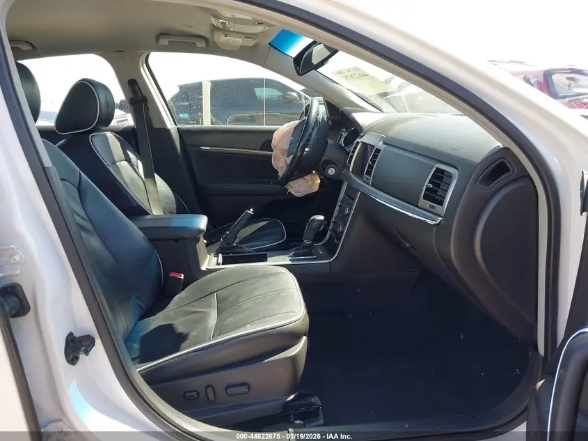 2011 LINCOLN MKZ  