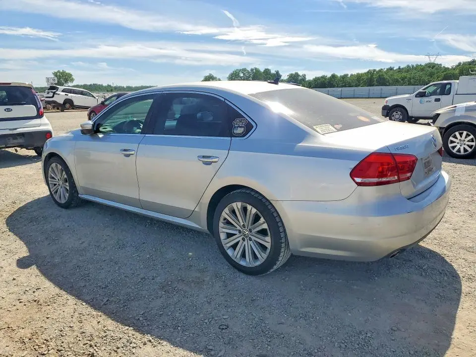 2015 VOLKSWAGEN PASSAT SE  