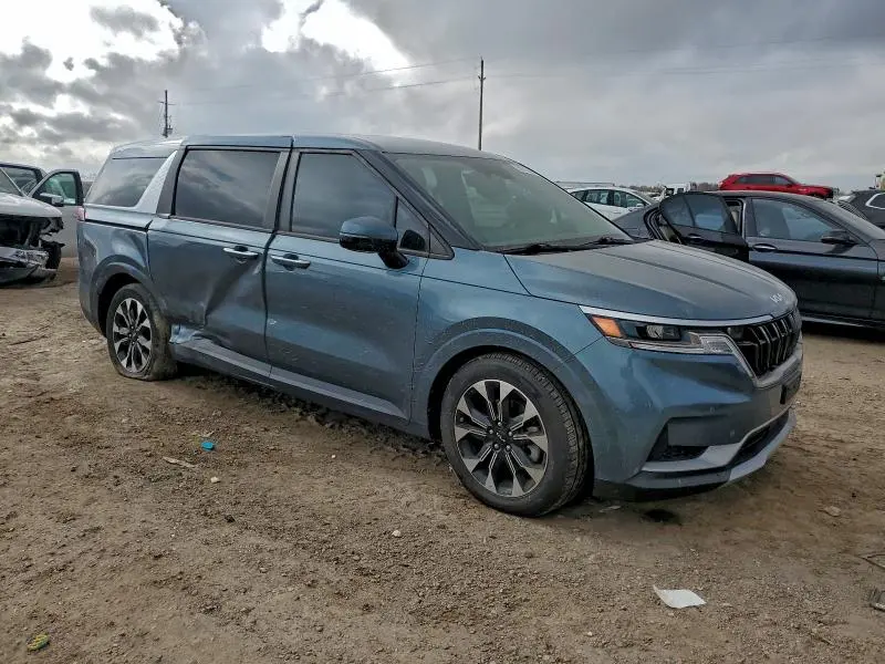 2023 KIA CARNIVAL EX  