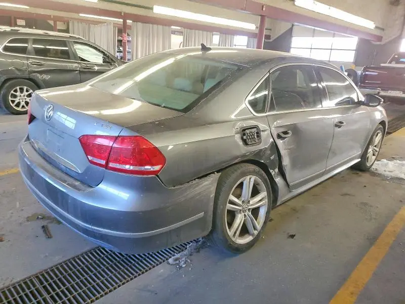 2012 VOLKSWAGEN PASSAT SEL  
