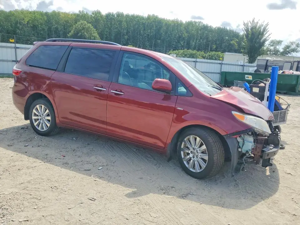 2017 TOYOTA SIENNA XLE 7-PASSENGER  