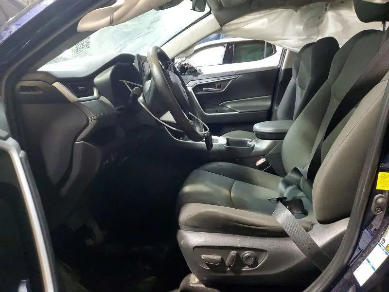 2022 TOYOTA RAV4 XLE  