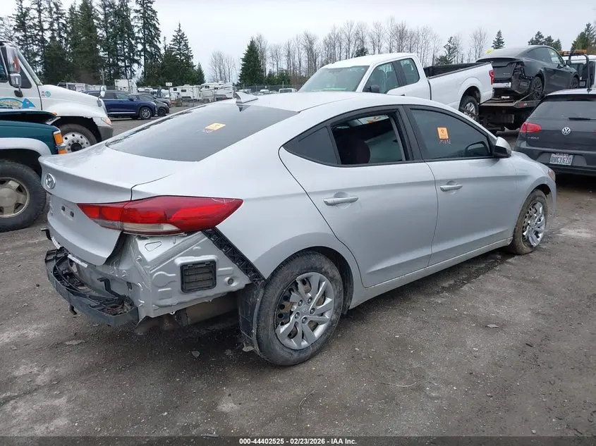 2017 HYUNDAI ELANTRA SE