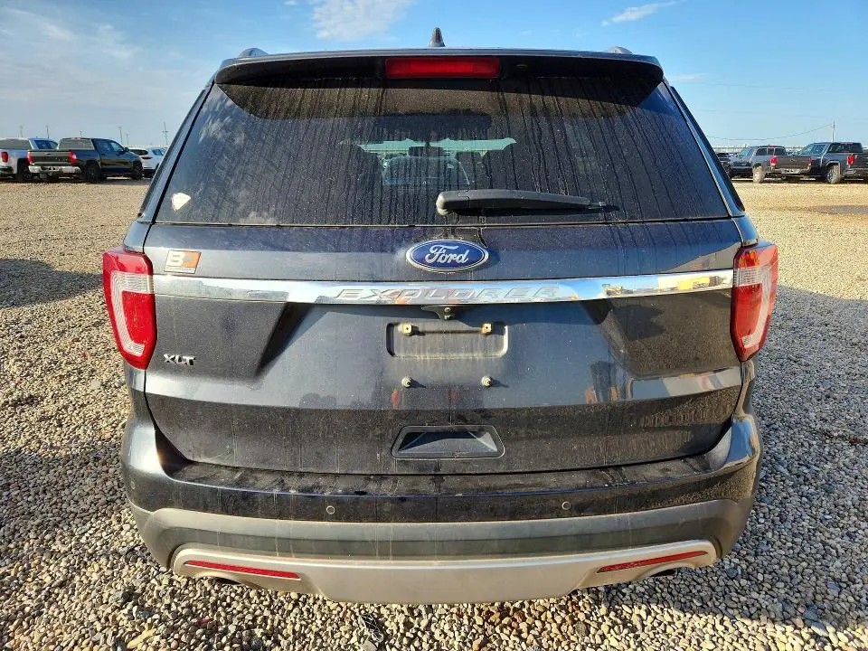 2017 FORD EXPLORER XLT  