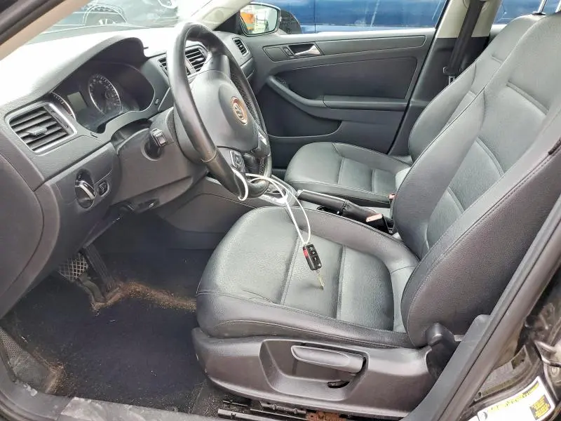 2012 VOLKSWAGEN JETTA SE  