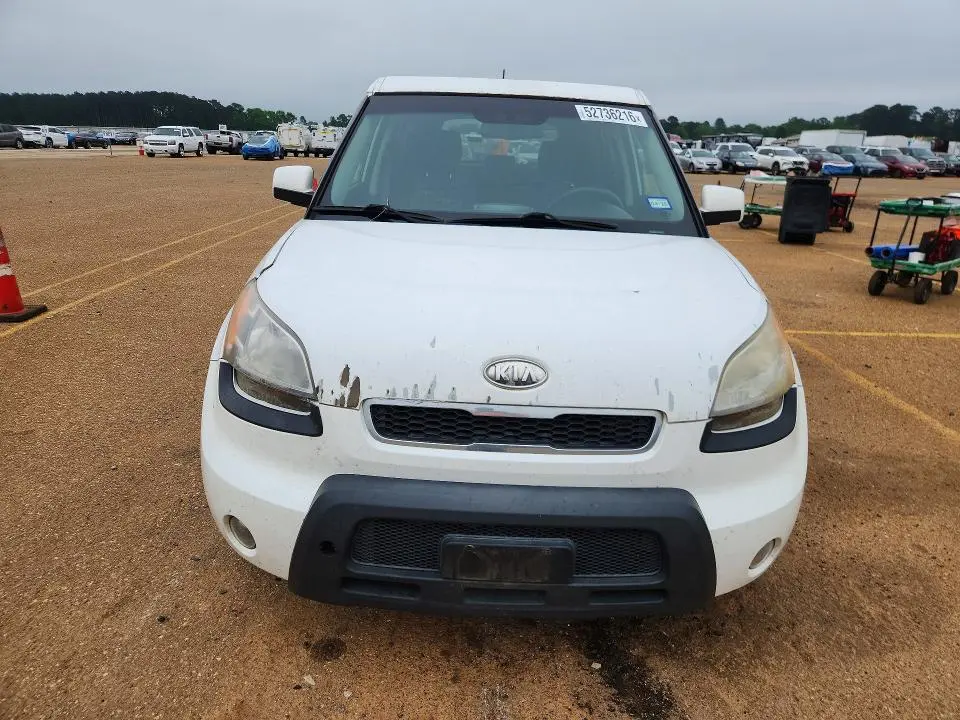 2011 KIA SOUL +  