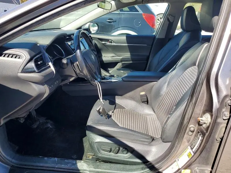 2019 TOYOTA CAMRY SE  