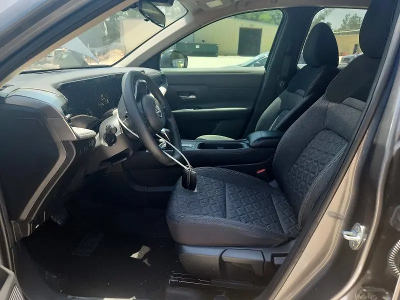 2025 NISSAN KICKS   
