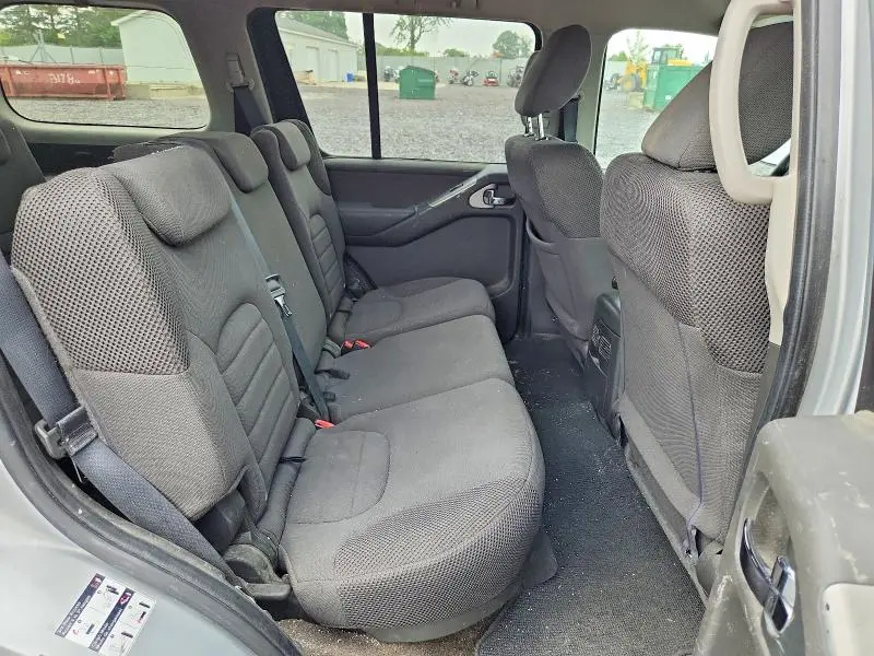 2011 NISSAN PATHFINDER S  
