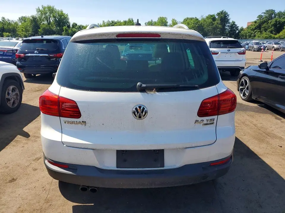 2014 VOLKSWAGEN TIGUAN S  