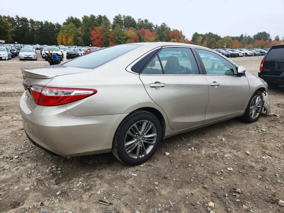 2017 TOYOTA CAMRY SE  