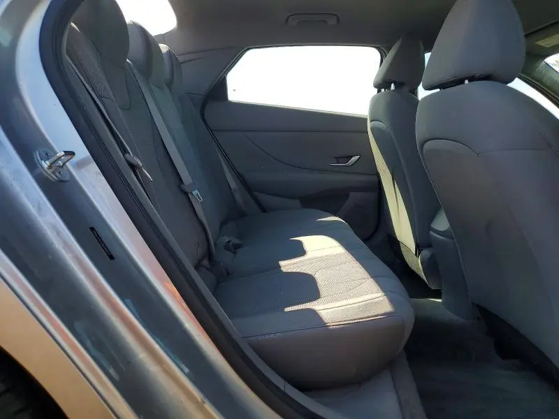 2021 HYUNDAI ELANTRA SE  