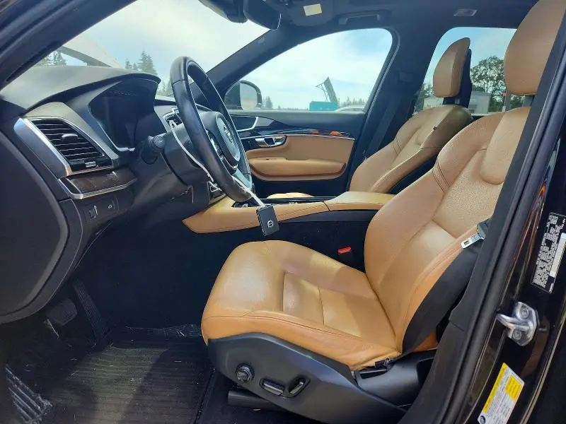 2016 VOLVO XC90 T6  