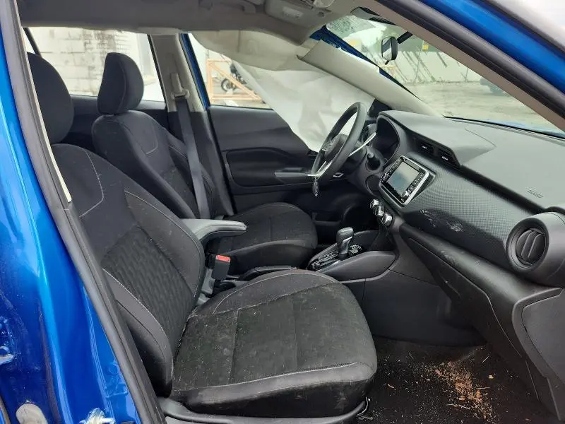 2022 NISSAN KICKS S  