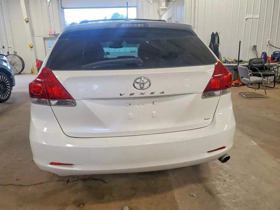 2013 TOYOTA VENZA LE  