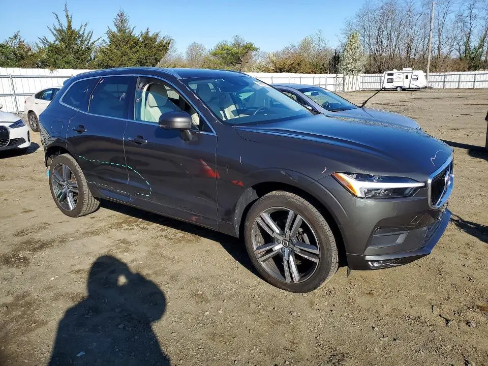 2021 VOLVO XC60 T5 MOMENTUM  