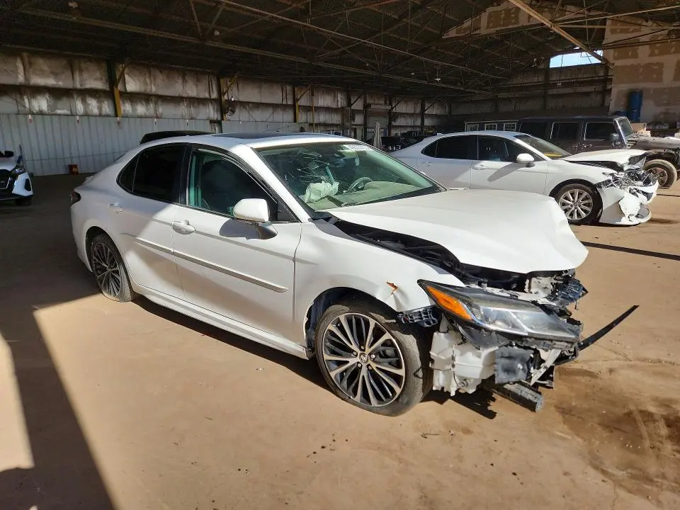 2019 TOYOTA CAMRY SE  