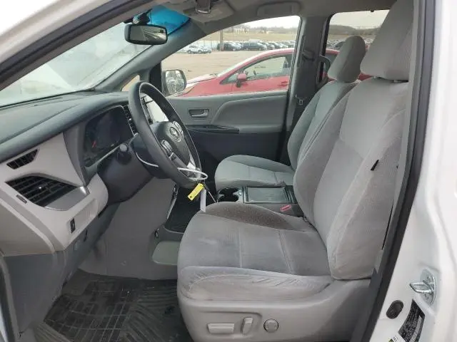 2015 TOYOTA SIENNA LE  