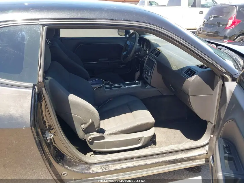 2010 DODGE CHALLENGER SE