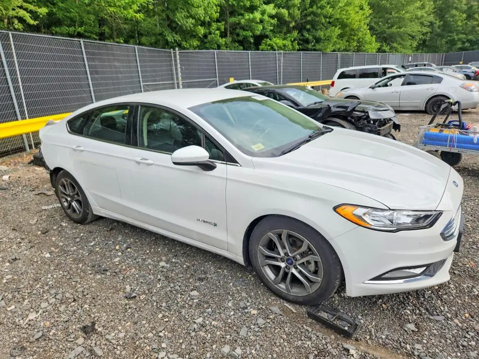 2017 FORD FUSION SE HYBRID  