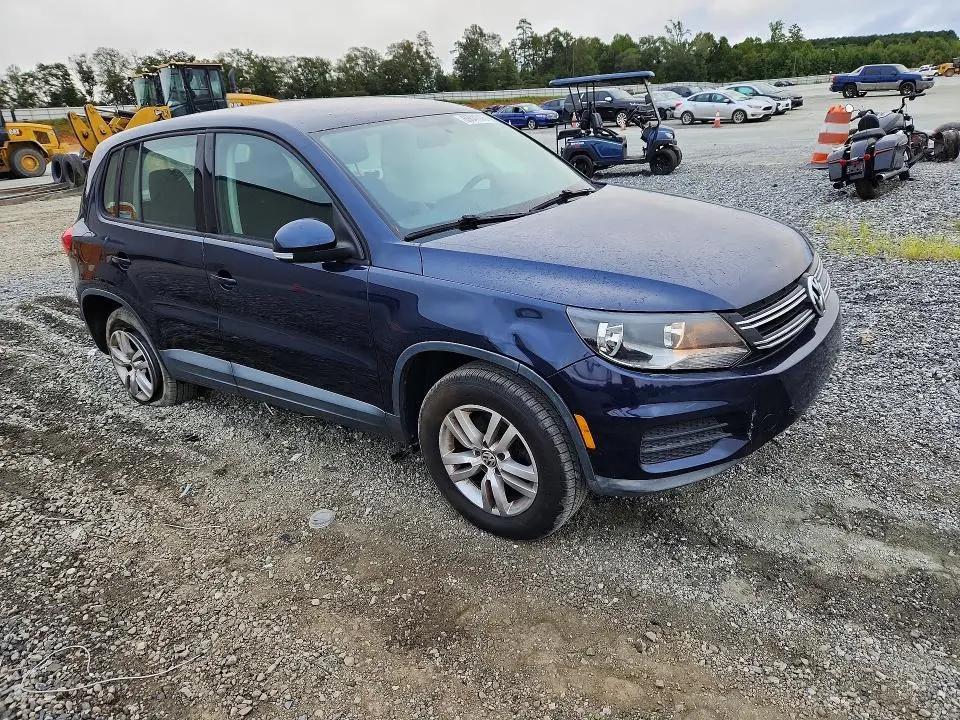 2013 VOLKSWAGEN TIGUAN S  