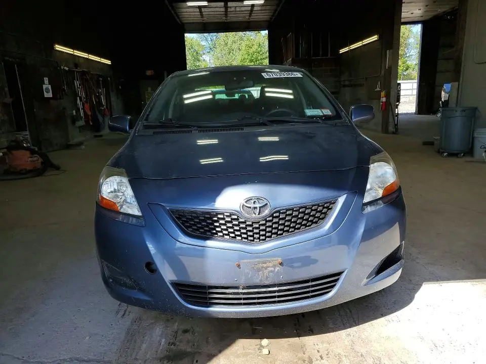 2010 TOYOTA YARIS BASE  