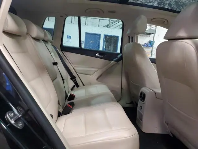 2010 VOLKSWAGEN TIGUAN SE