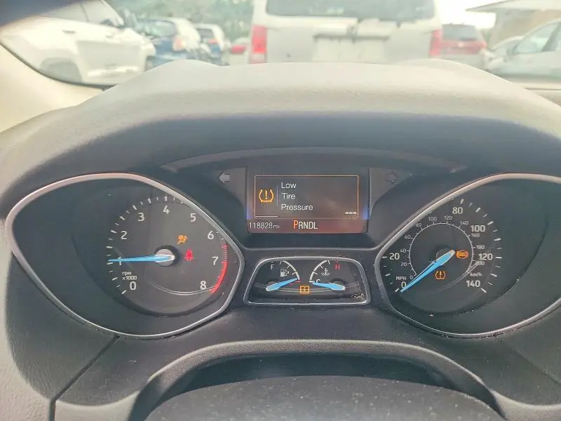 2016 FORD FOCUS SE  